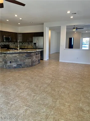 $3,120 | 300 Fancrest Street, Henderson, NV 89052