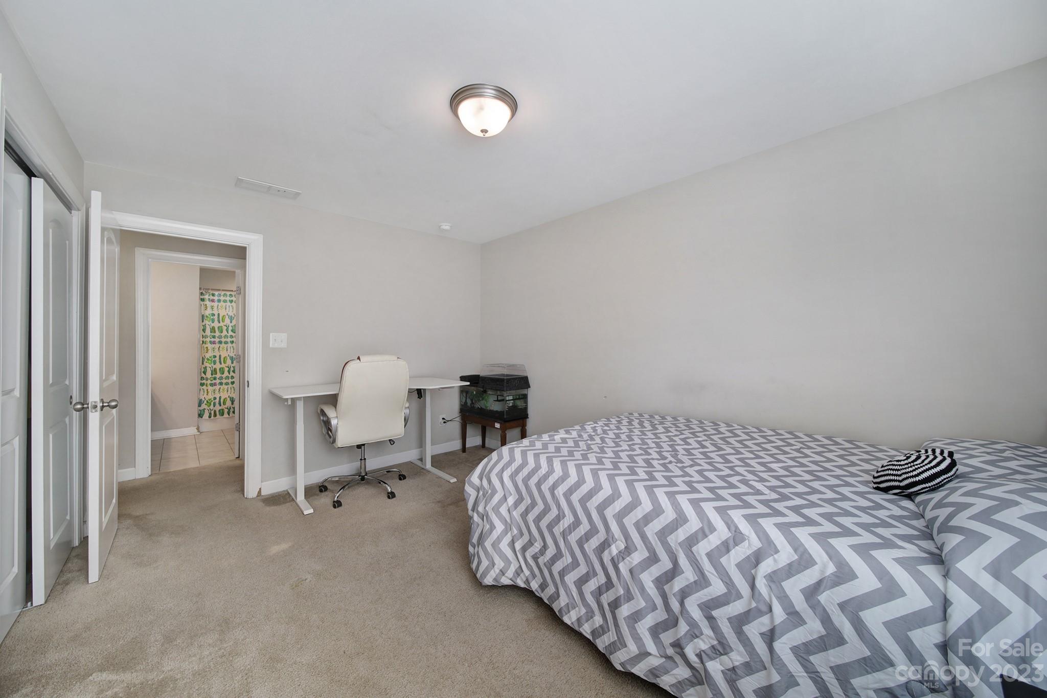 4316 Hubbard Road Charlotte, NC 28269 - Photo 32 of 46