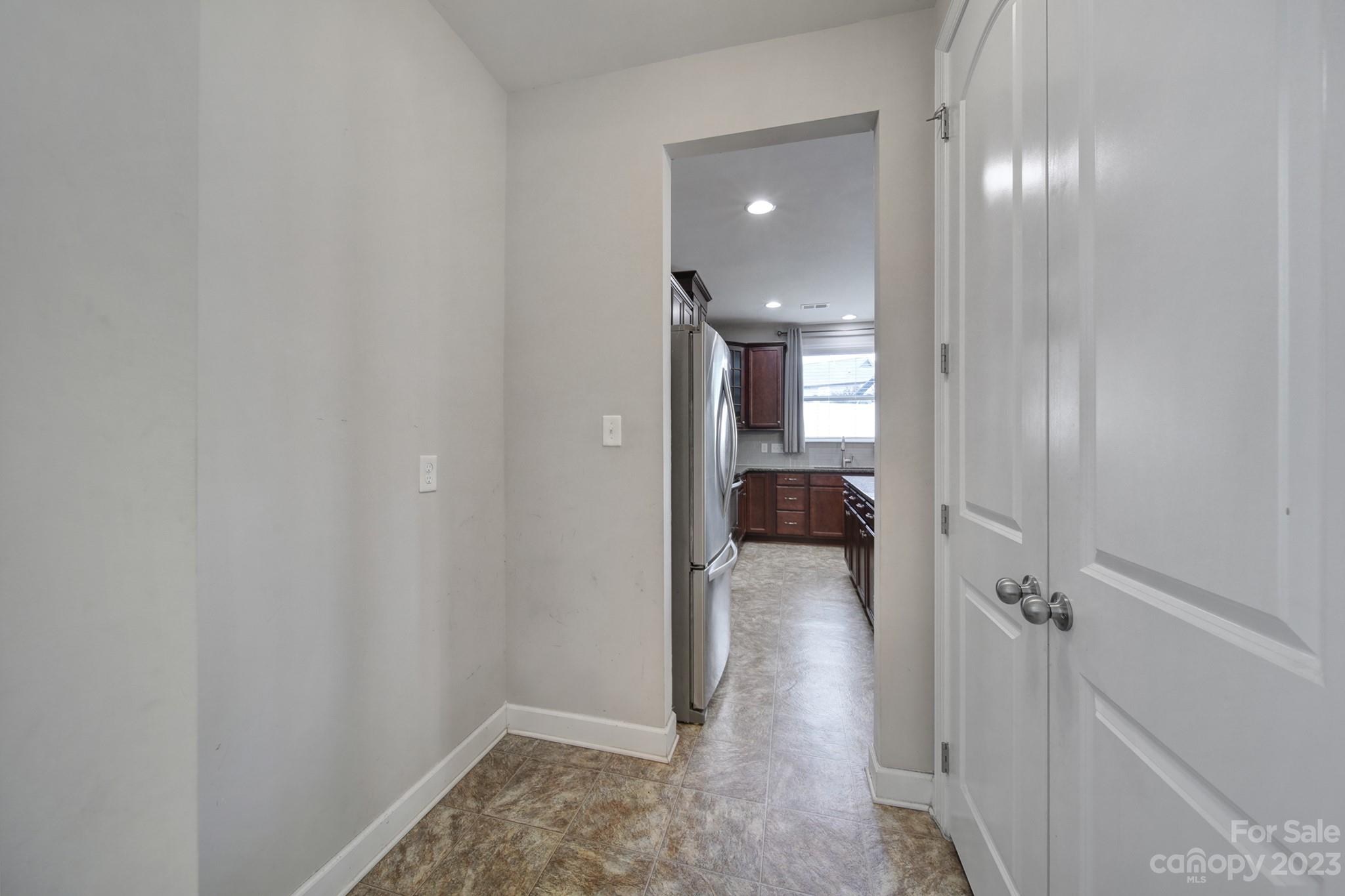 4316 Hubbard Road Charlotte, NC 28269 - Photo 8 of 46