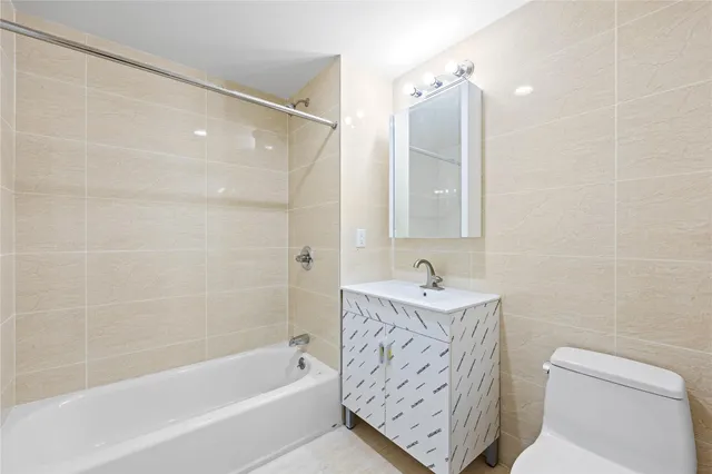 $767,000 | 91-23 Corona Avenue, Unit 4A | Elmhurst
