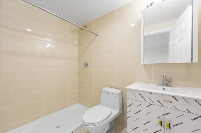 $767,000 | 91-23 Corona Avenue, Unit 4A | Elmhurst