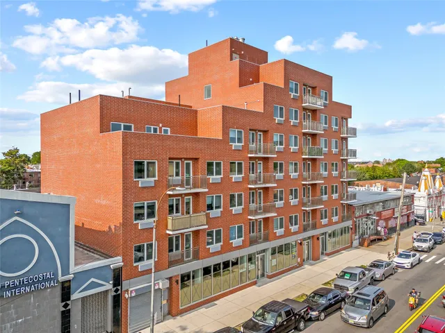 $767,000 | 91-23 Corona Avenue, Unit 4A | Elmhurst