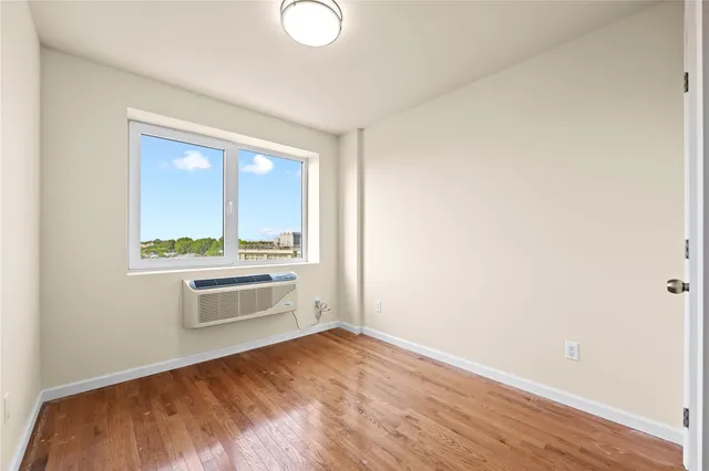 $767,000 | 91-23 Corona Avenue, Unit 4A | Elmhurst