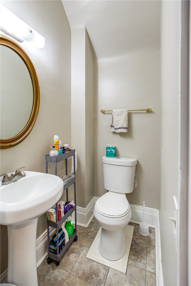 395 University Avenue Rochester, NY 14607 - Photo 13 of 46