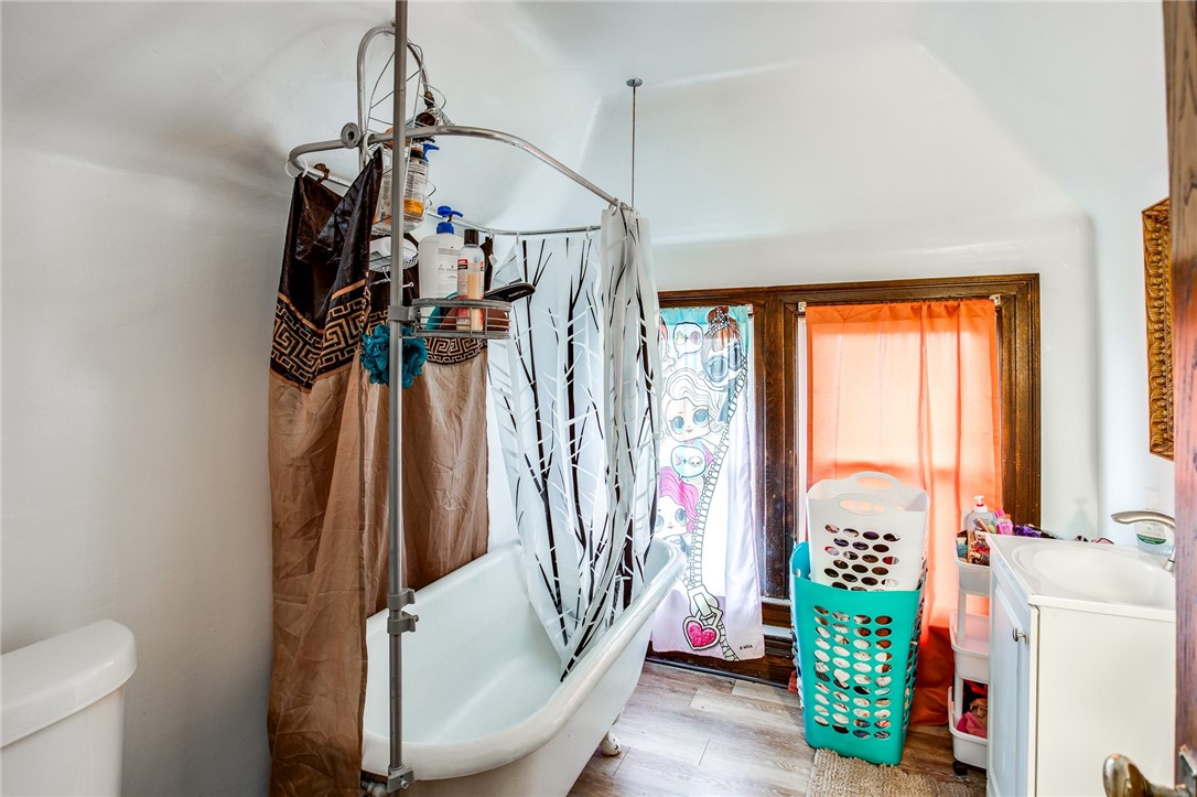 395 University Avenue Rochester, NY 14607 - Photo 19 of 46