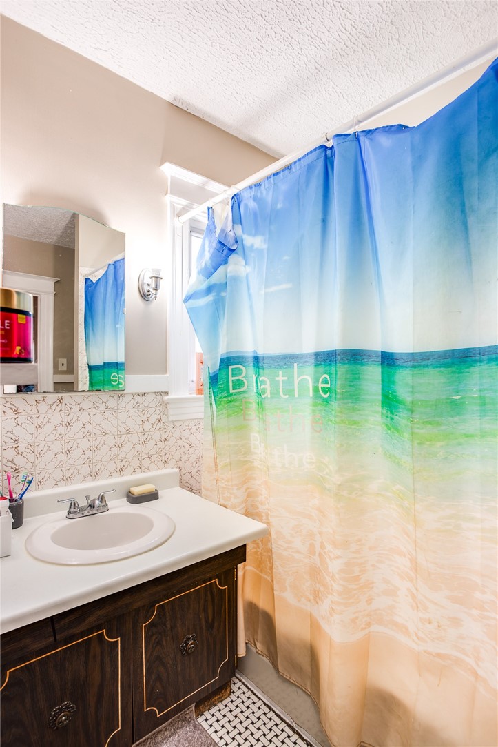 395 University Avenue Rochester, NY 14607 - Photo 25 of 46