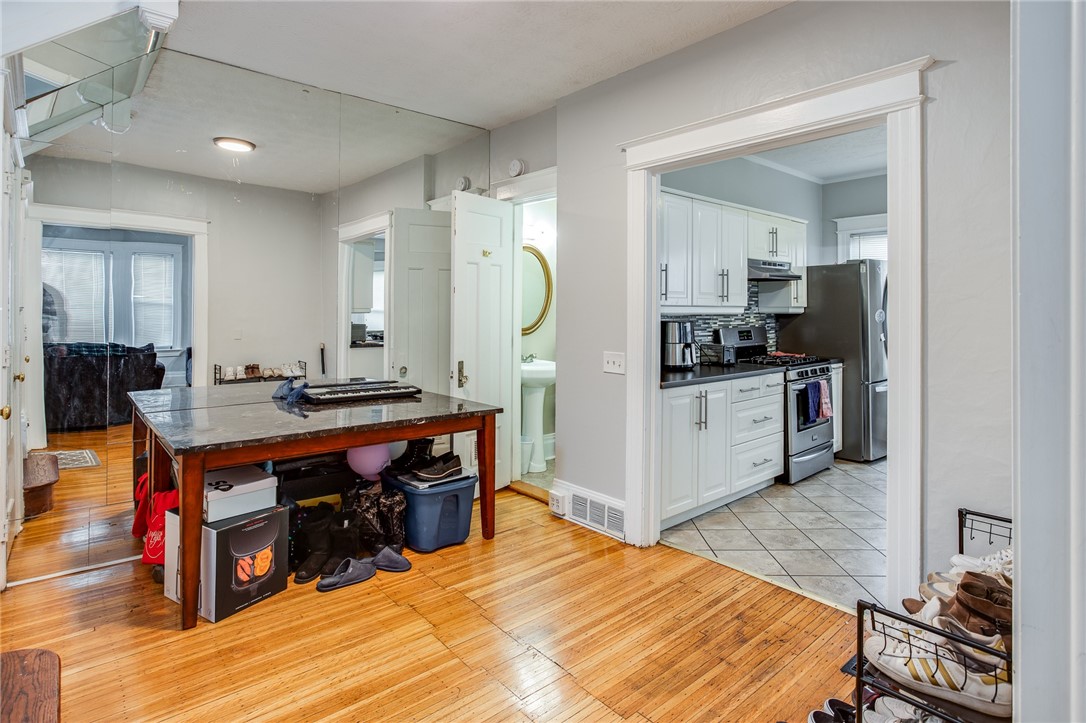 395 University Avenue Rochester, NY 14607 - Photo 6 of 46