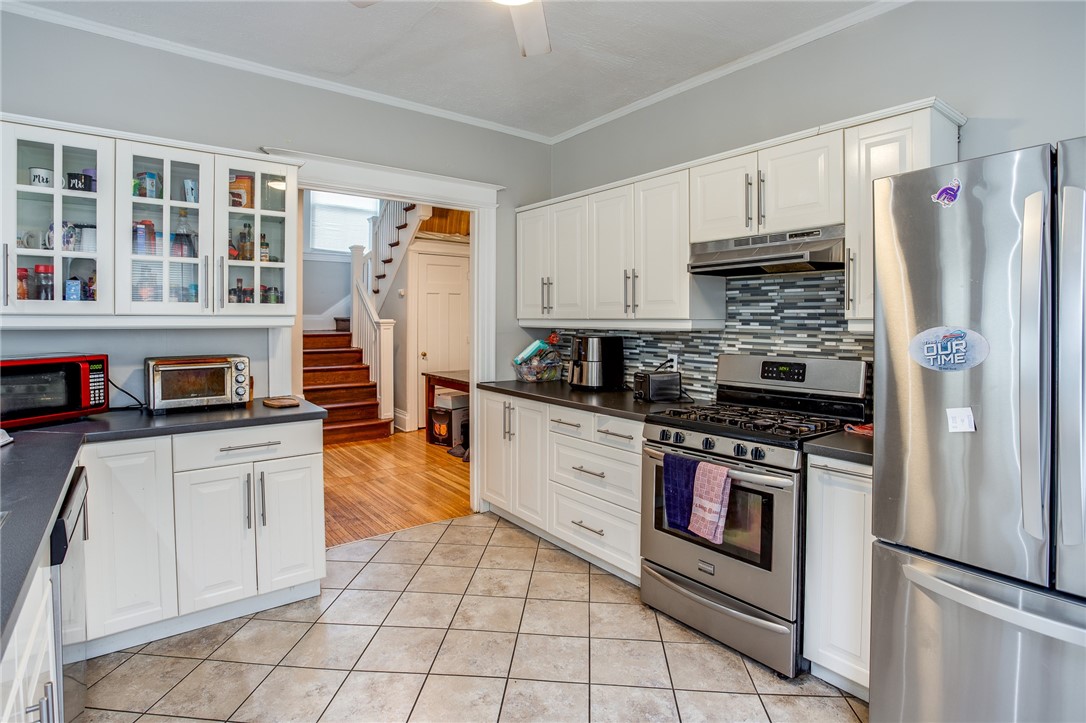 395 University Avenue Rochester, NY 14607 - Photo 8 of 46