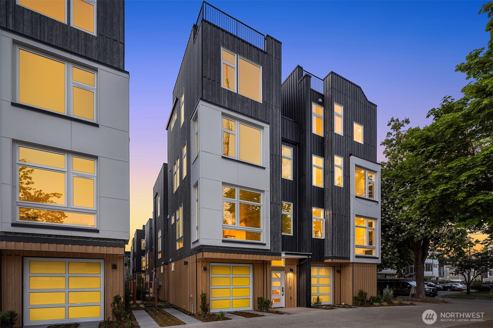 1715 17th Avenue Seattle, WA 98122 - Photo 2 of 24