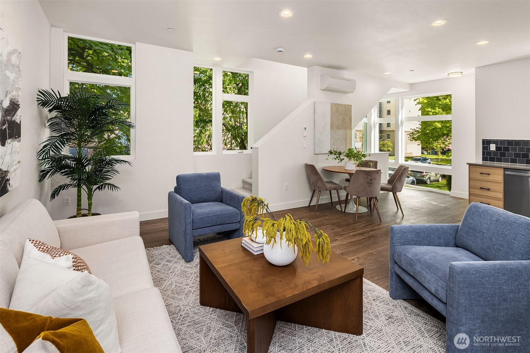 1715 17th Avenue Seattle, WA 98122 - Photo 10 of 24