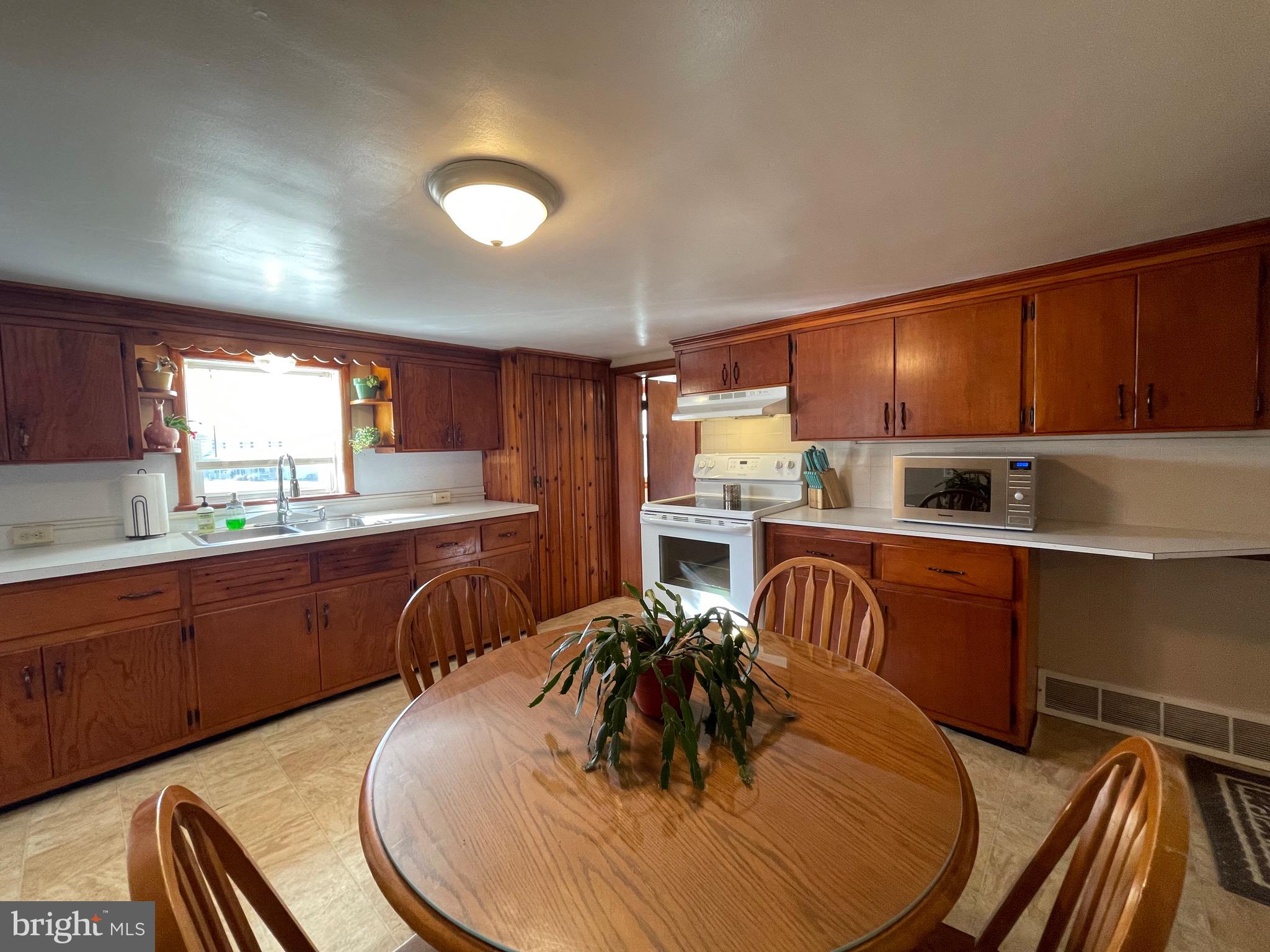 13186 Edgemont Road Smithsburg, MD 21783 - Photo 18 of 40 Kitchen