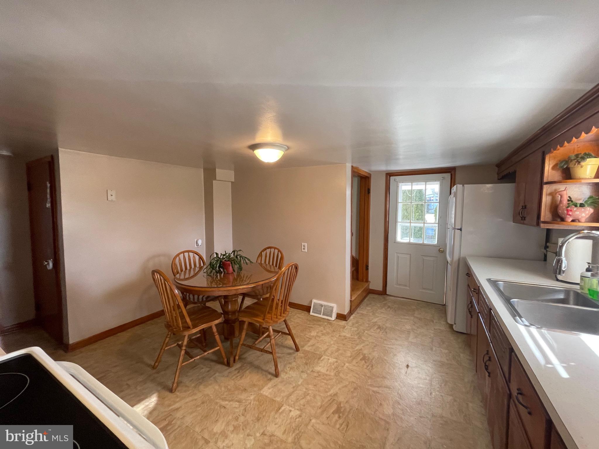 13186 Edgemont Road Smithsburg, MD 21783 - Photo 20 of 40 Kitchen