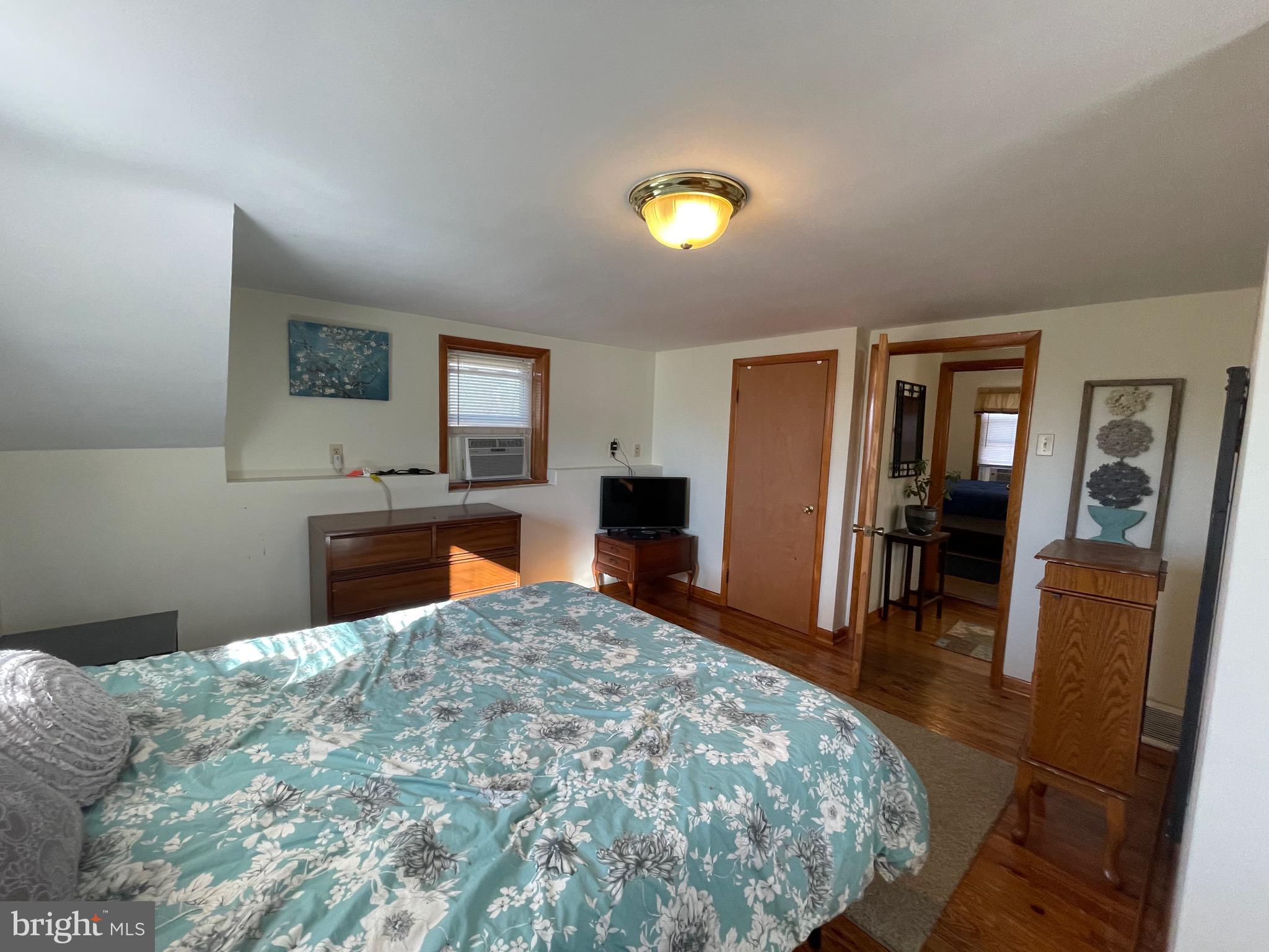 13186 Edgemont Road Smithsburg, MD 21783 - Photo 26 of 40 Bedroom #1
