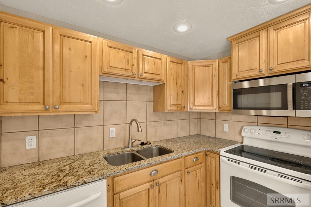 730 Balsam Street Pocatello, ID 83201 - Photo 12 of 37 Kitchen