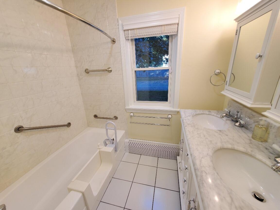 826 Ohio Street, Unit 5 Bangor, ME 04401 - Photo 24 of 52 tub has easy access