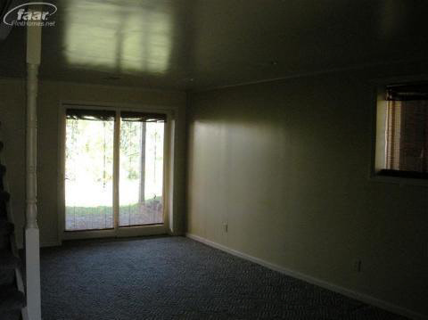 10633 South State Road Morrice, MI 48857 - Photo 8 of 17 20247720-7.JPG