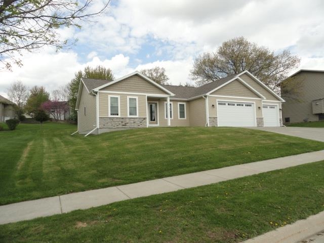 525 Eagle Ridge Portage, WI 53901 - Photo 4 of 43
