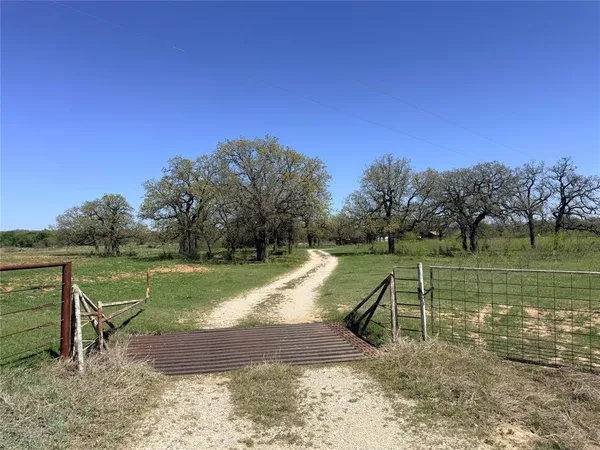 $800,000 | 421 Erwin Road, Jacksboro, TX 76458