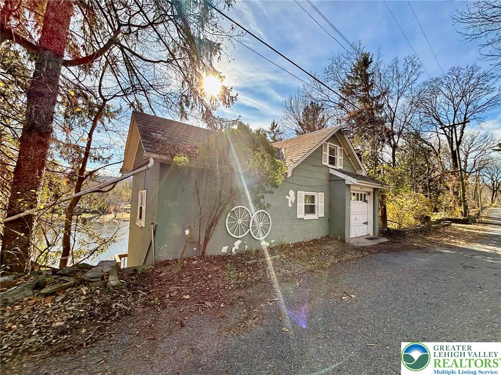 5449 Depues Road Bangor, PA 18013 - Photo 4 of 39 a backyard of a house