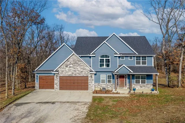 $630,000 | 868 Southeast 265 Road, Knob Noster, MO 65336