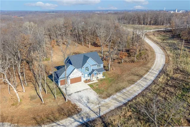$630,000 | 868 Southeast 265 Road, Knob Noster, MO 65336
