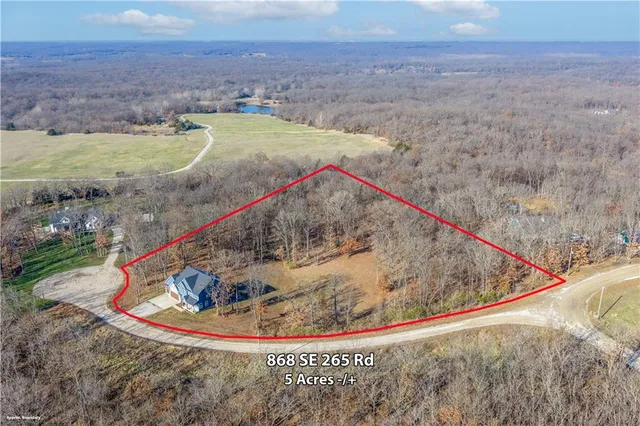 $630,000 | 868 Southeast 265 Road, Knob Noster, MO 65336