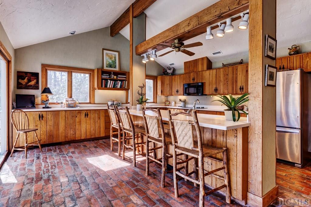 645 Wade Road Cashiers, NC 28717 - Photo 10 of 26 Gallery Image 10