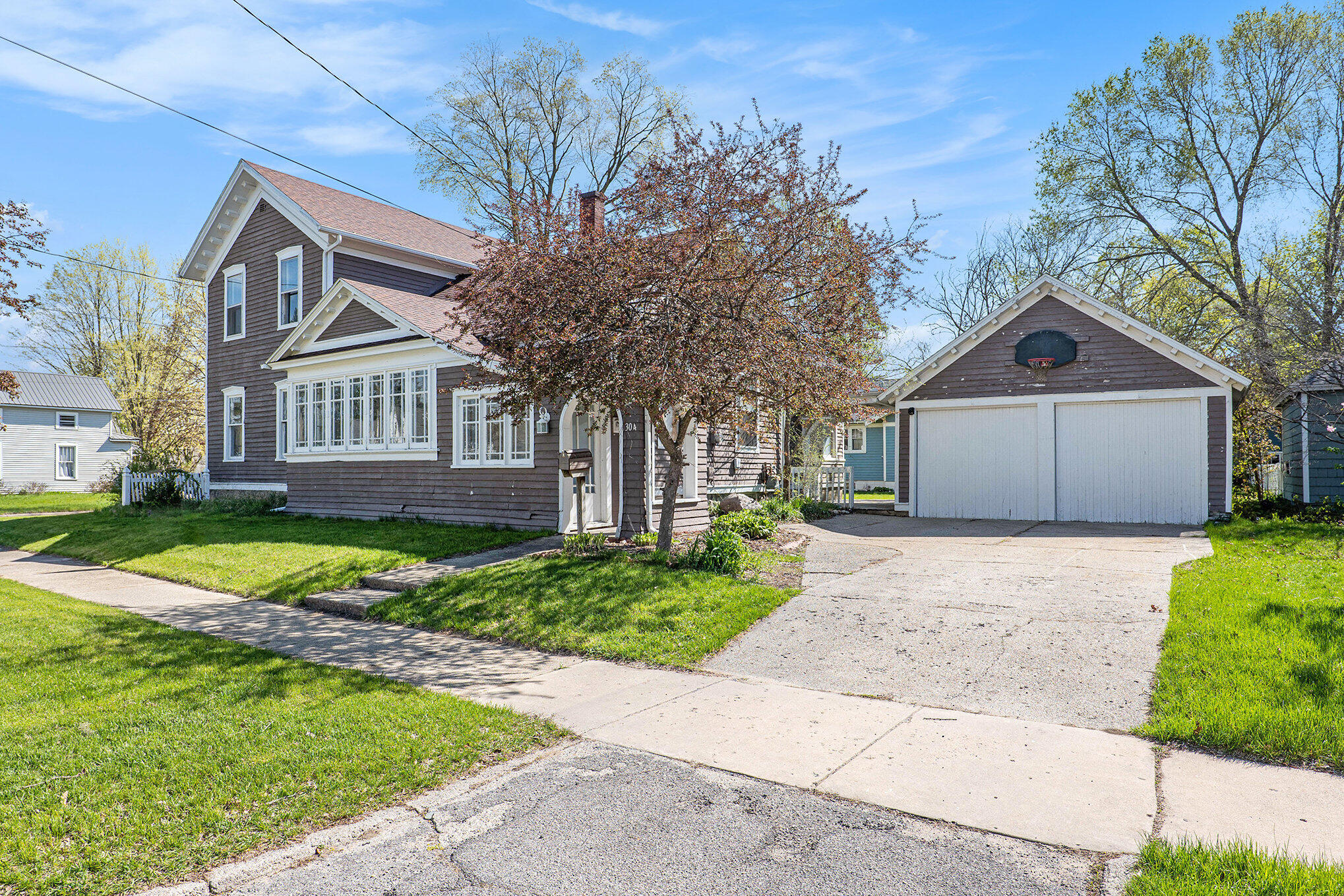 304 South Front Street Belding, MI 48809 - Photo 3 of 28 003_front-44_714