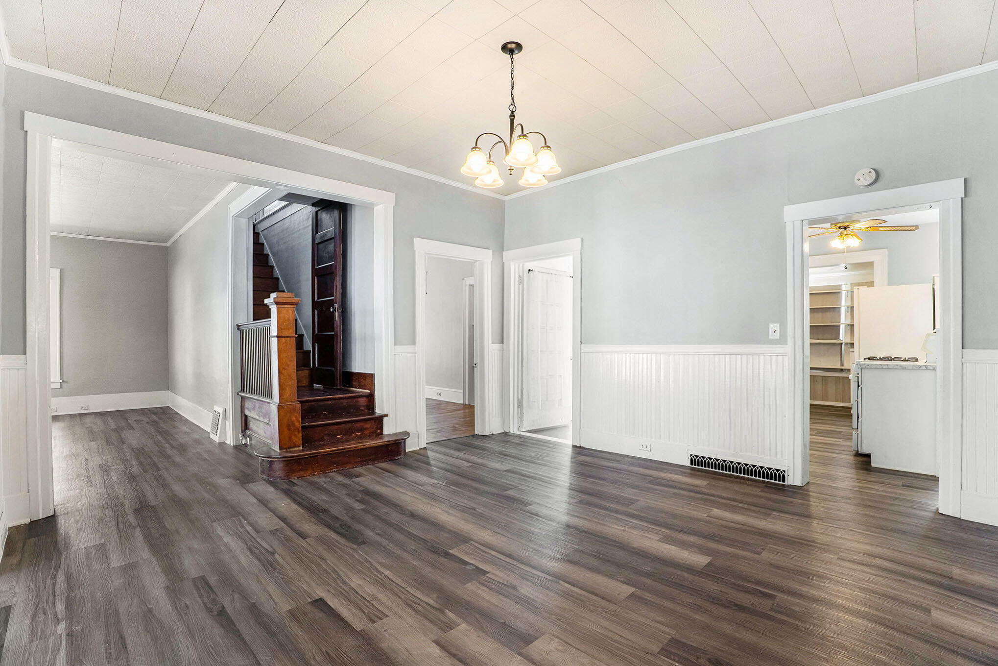 304 South Front Street Belding, MI 48809 - Photo 9 of 28 011_front-15_65