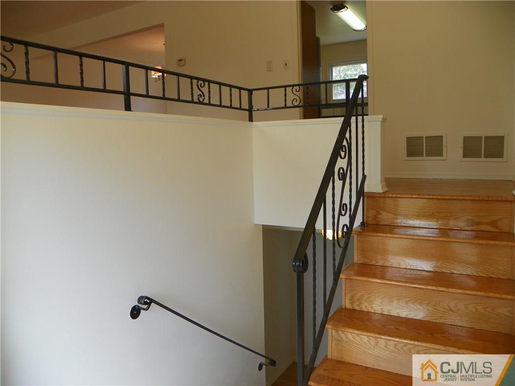 27 Greenwich Road Edison, NJ 08820 - Photo 3 of 23 a view of entryway