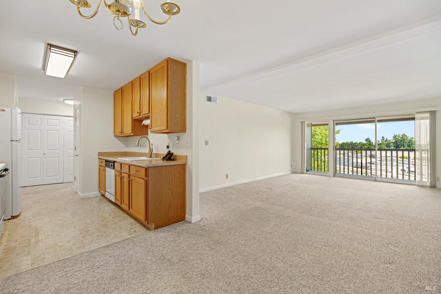 1540 Center Road, Unit 388 Novato, CA 94947 - Photo 6 of 28