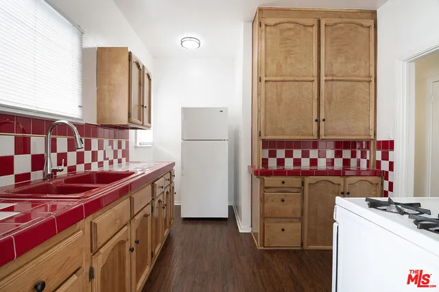 $1,995,000 | 358 North Ogden Drive, Los Angeles, CA 90036