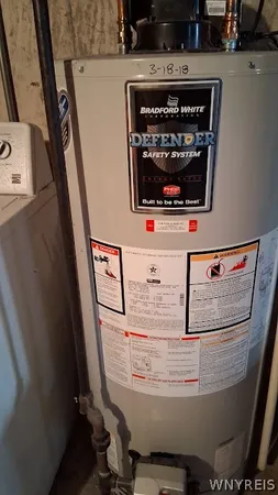 $235,000 | 92 Lindhurst Drive, Lockport City, NY 14094