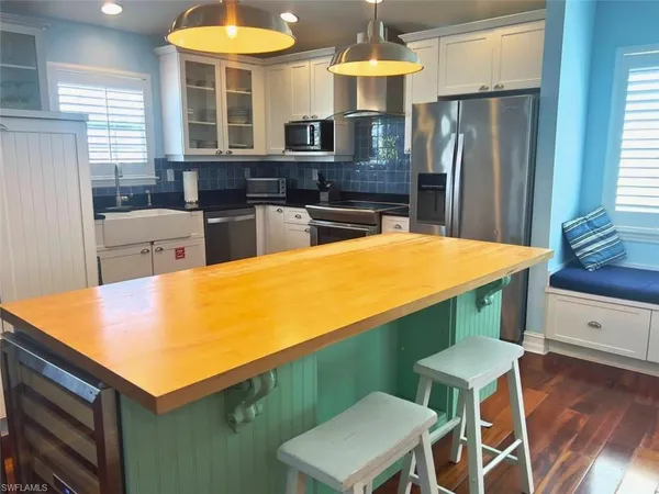 $1,399,999 | 104 Washington Avenue, Fort Myers Beach, FL 33931