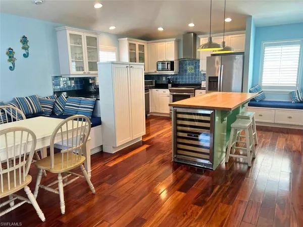 $1,399,999 | 104 Washington Avenue, Fort Myers Beach, FL 33931