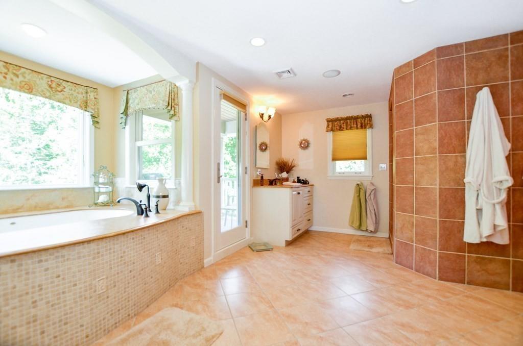 1029 Walnut Plain Road Rochester, MA 02770 - Photo 17 of 40