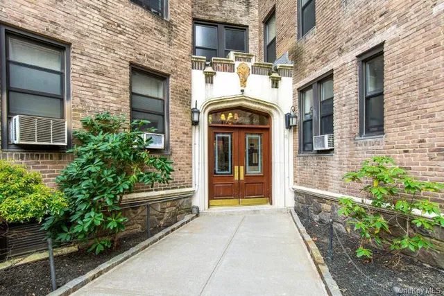 $190,000 | 3875 Waldo Avenue, Unit 6K | Fieldston