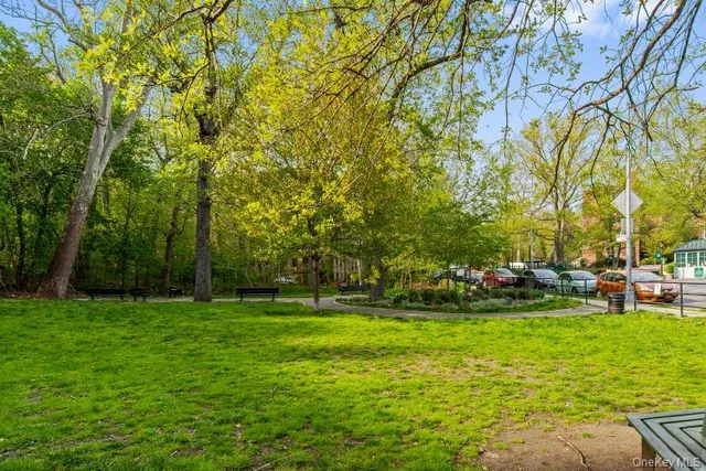 $190,000 | 3875 Waldo Avenue, Unit 6K | Fieldston