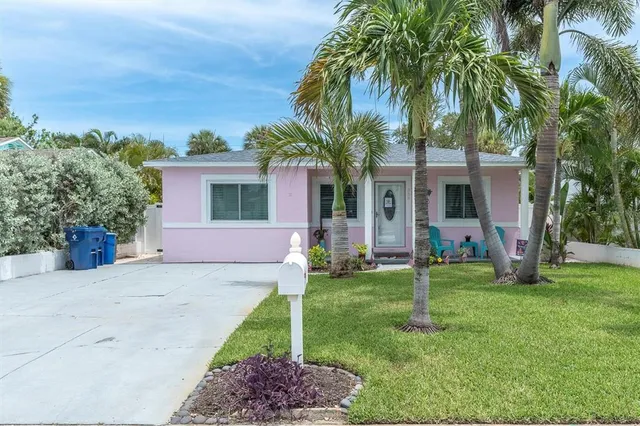 $3,200 | 528 77th Avenue, St. Pete Beach, FL 33706