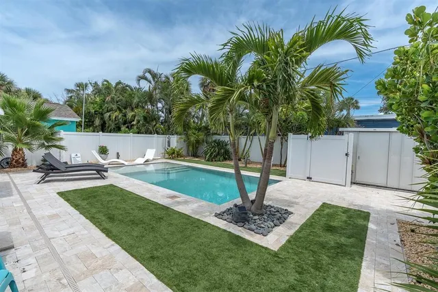 $3,200 | 528 77th Avenue, St. Pete Beach, FL 33706