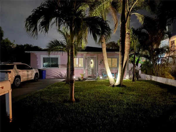 $3,200 | 528 77th Avenue, St. Pete Beach, FL 33706