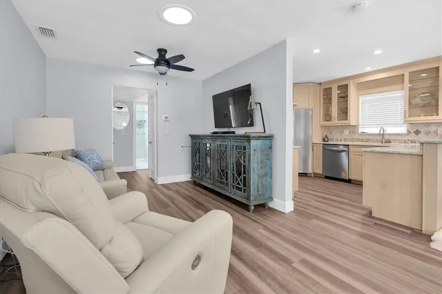 $3,200 | 528 77th Avenue, St. Pete Beach, FL 33706