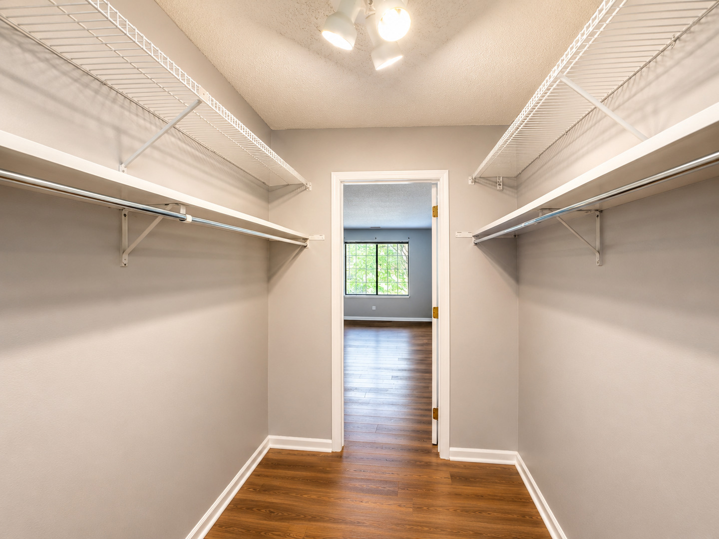 520 Biesterfield Road, Unit 209 Elk Grove Village, IL 60007 - Photo 24 of 31
