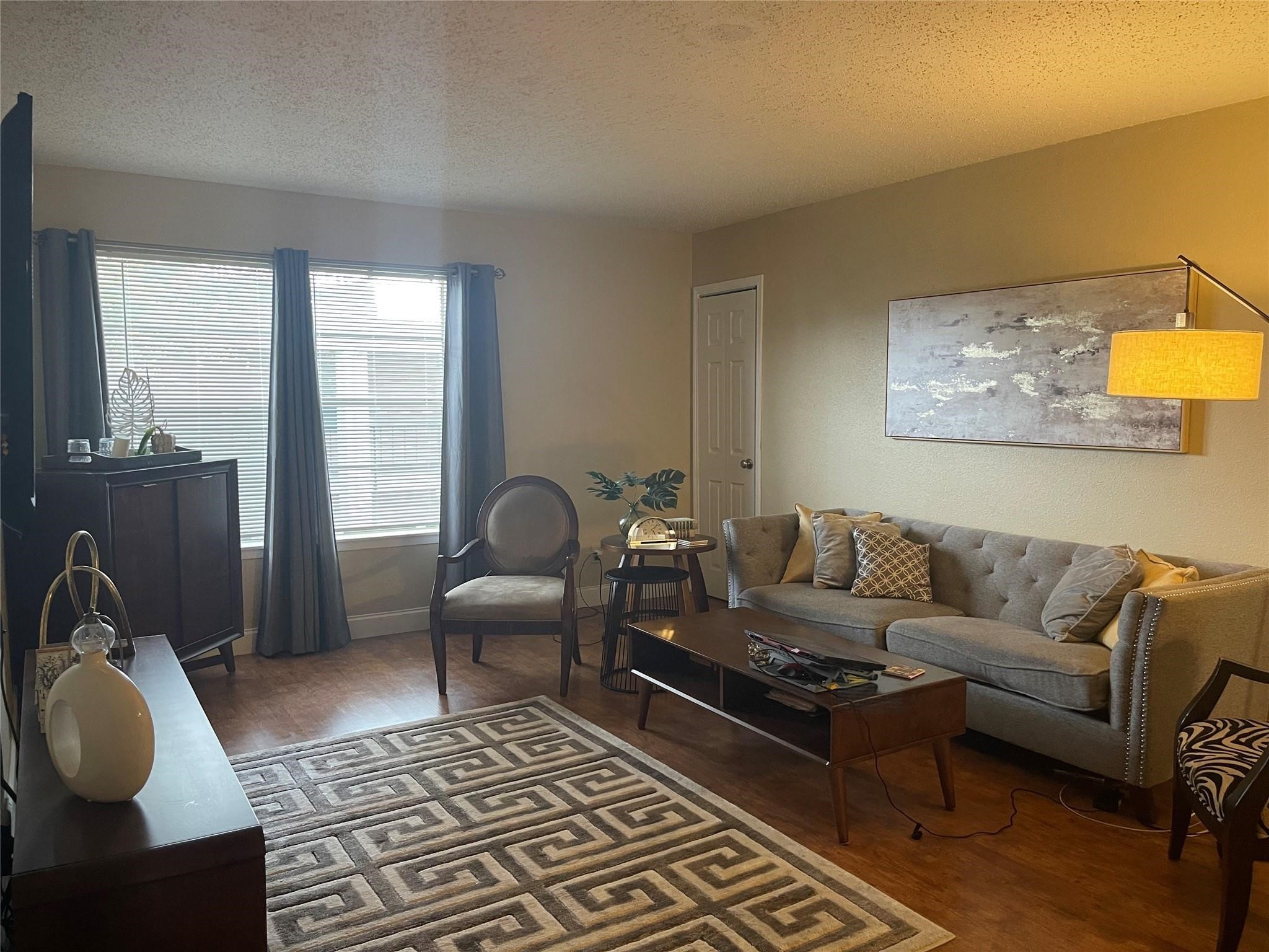 3535 NASA Road 1, Unit 96 Seabrook, TX 77586 - Photo 4 of 10 Living room