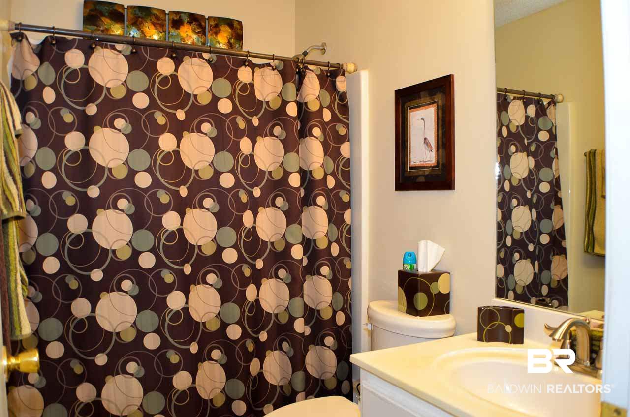 9700 Fairway Drive Foley, AL 36535 - Photo 30 of 32 Guest Bathroom