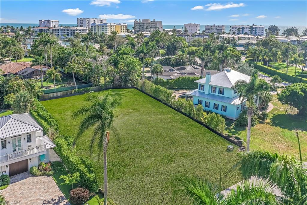 350 Rudder Road Naples, FL 34102 - Photo 3 of 14 a view of a city