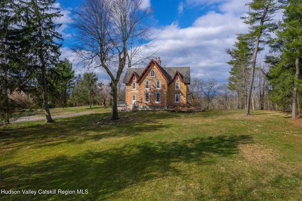 $1,199,000 | 2125 Highway 385, Athens, NY 12015