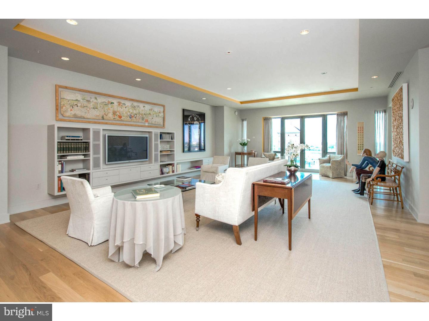 1706 Rittenhouse Square, Unit 701 Philadelphia, PA 19103 - Photo 3 of 23 Living Room