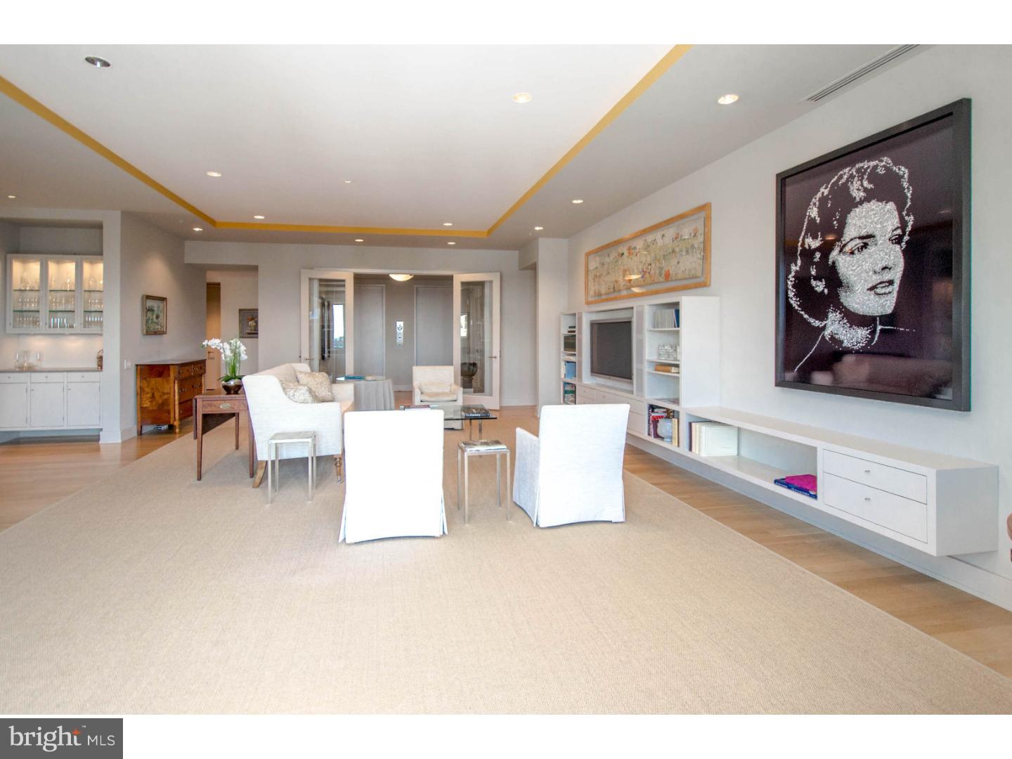 1706 Rittenhouse Square, Unit 701 Philadelphia, PA 19103 - Photo 4 of 23 Living Room