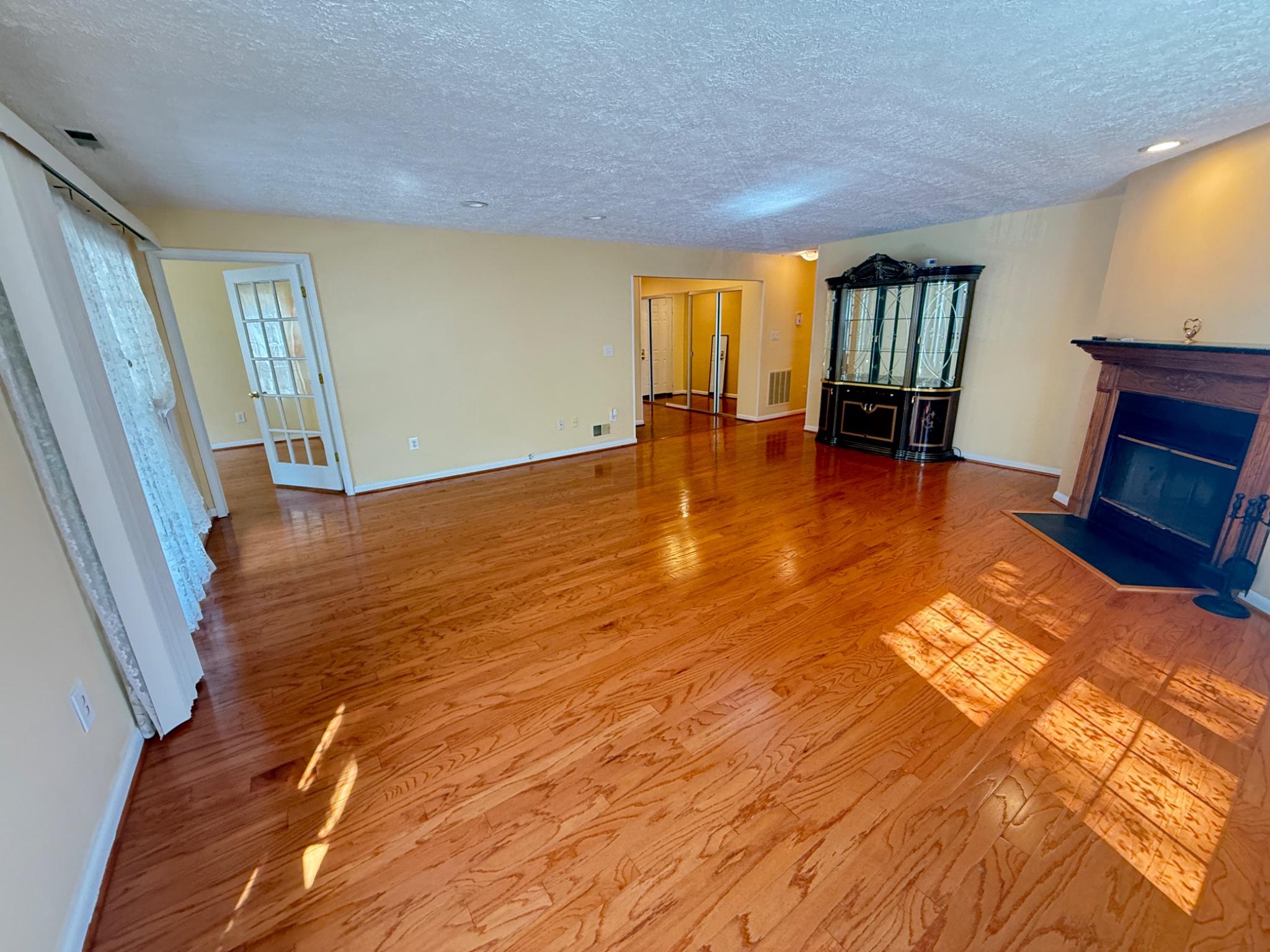 2101 Woodbox Lane, Unit B Baltimore, MD 21209 - Photo 11 of 21 Living room / Dining room